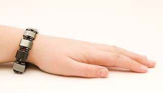 Magnet Therapy for Pain and Muscle Spasms Magnet Therapy for Pain and Muscle Spasms