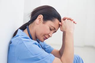 Long Nursing Shifts Linked to Job Dissatisfaction, Burnout Long Nursing Shifts Linked to Job Dissatisfaction, Burnout