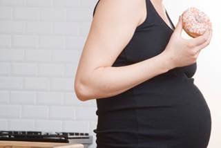 Why It's Important to Skip the Junk Food in Late Pregnancy Why It's Important to Skip the Junk Food in Late Pregnancy