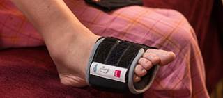 The Flexor-T pad produces a relaxing pressure on targeted muscles in the foot The Flexor-T pad produces a relaxing pressure on targeted muscles in the foot