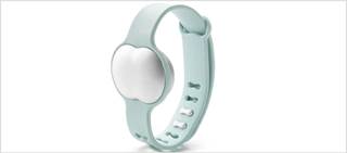 The bracelet collects data on physiological parameters such as pulse rate, breathing, and heart rate variability The bracelet collects data on physiological parameters such as pulse rate, breathing, and heart rate variability
