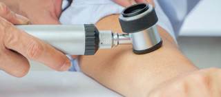 Yervoy is available as a 5mg/mL strength solution for IV infusion in 50mg and 200mg single-use vials Yervoy is available as a 5mg/mL strength solution for IV infusion in 50mg and 200mg single-use vials