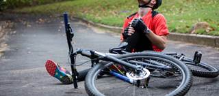 Leisure-related injuries most consistently associated with various degrees of hearing difficulty Leisure-related injuries most consistently associated with various degrees of hearing difficulty